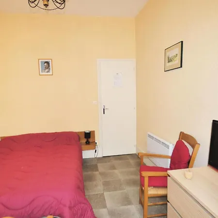 21 Rue Des Bains - Dans Zone Pietonne Pour Ce Petit Tres Agreable ! Mae-7794 * 엑스레뱅